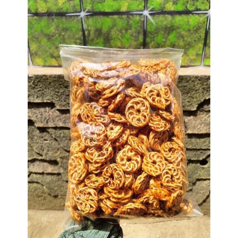 

SPECIAL kerupuk viral Rafael kerupuk mawar kerupuk pedo isi 1kg h-4