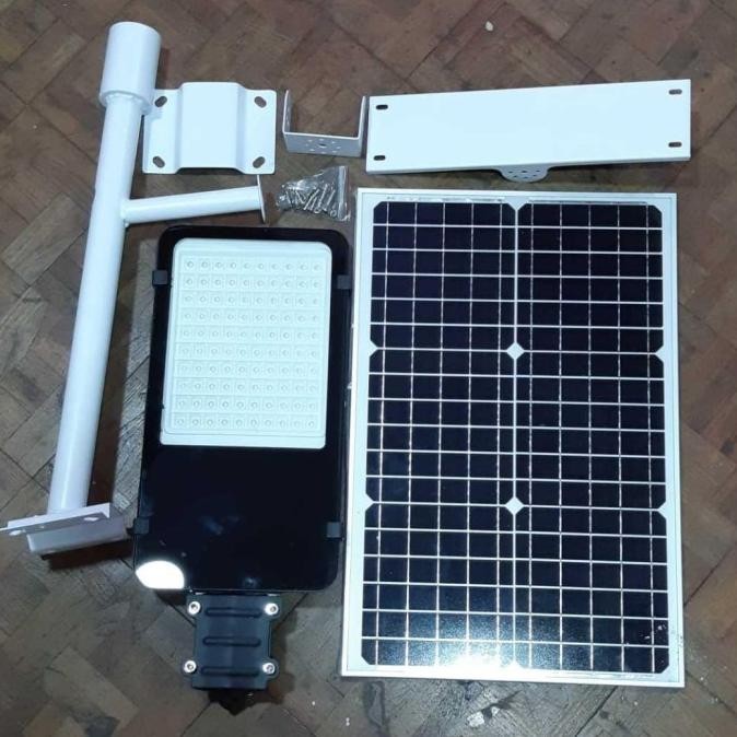Lampu Jalan Solar 50Watt 50W Lampu Tenaga Surya 50W 50Watt Pertukangan