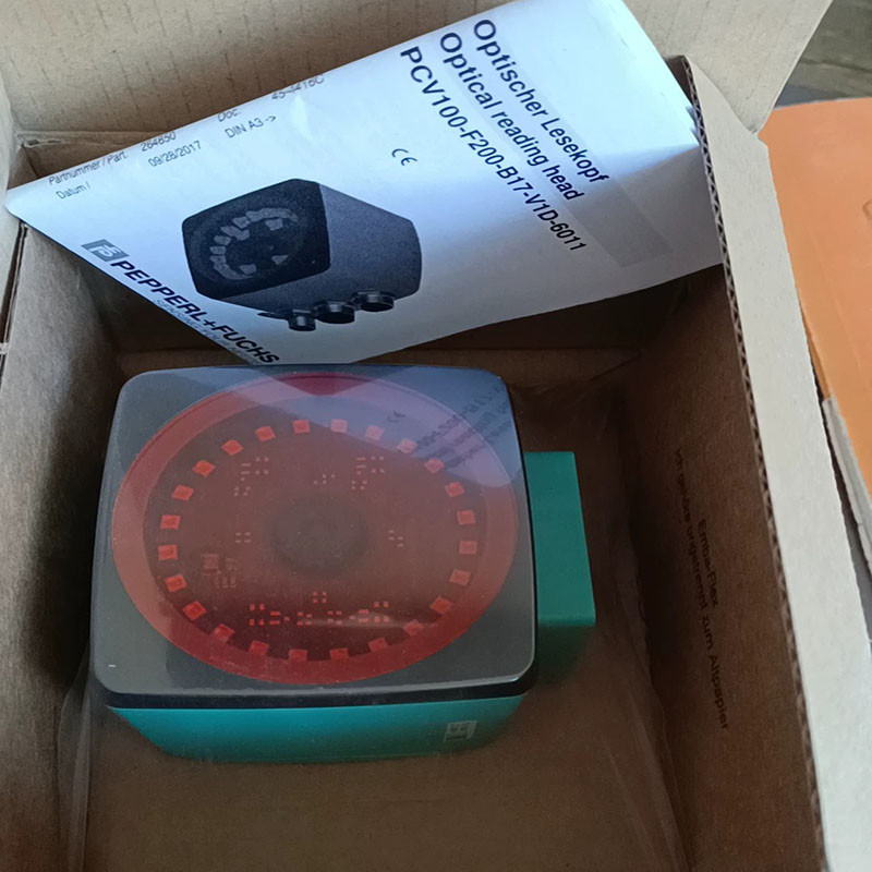 IQS PCV100-F200-B17-V1D-6011