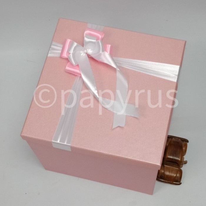 

Papyrus 30X30 Tinggi 30Cm Kotak Kado Gift Box Hadiah