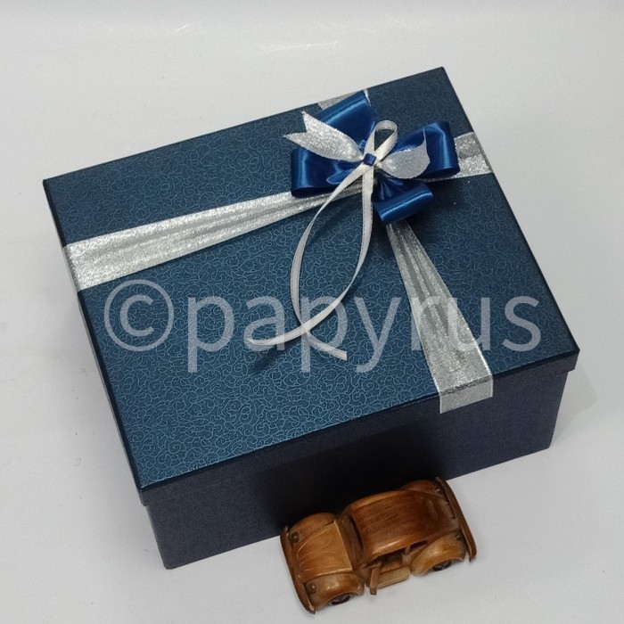 

Papyrus 25X30 Tinggi 15Cm Kotak Kado Gift Box Hadiah