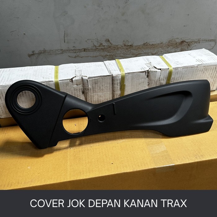 Cover Panel Jok Depan Kanan Driver Chevrolet Trax