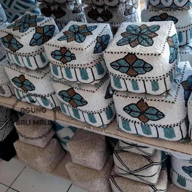 

<<<<<] Bali beaded box size M | Sokasi manik-manik Bali | box anyaman