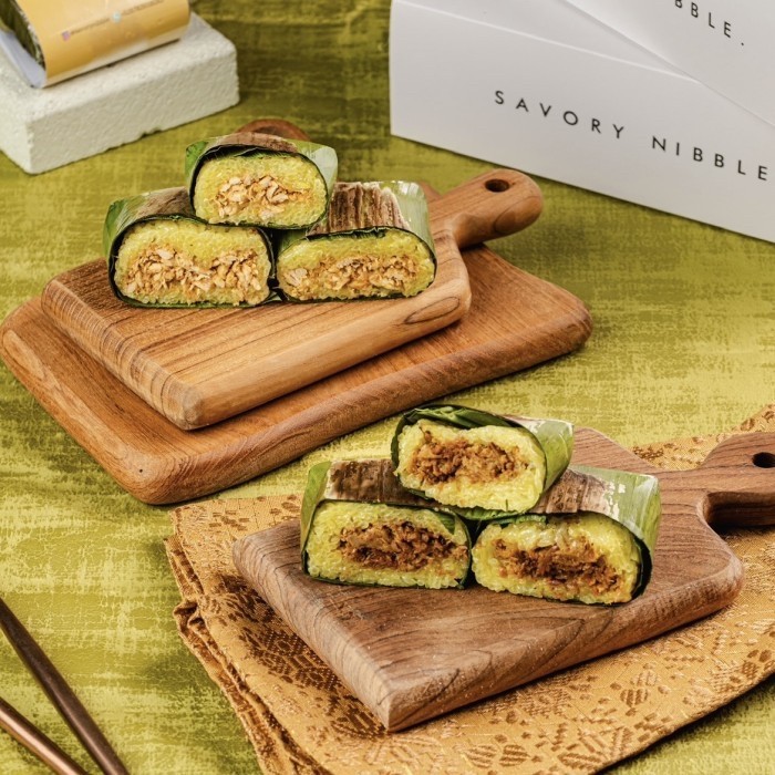 

LUNAR PACKAGE / HAMPERS IMLEK LEMPER AYAM/VEGAN/PULUT KUNING SAVORY NIBBLE