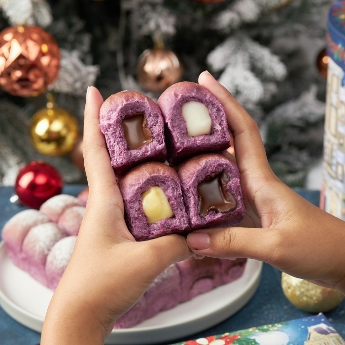 

UBE BUNS TRIPLE CHEESE & CHOCO - CHRISTMAS HAMPERS
