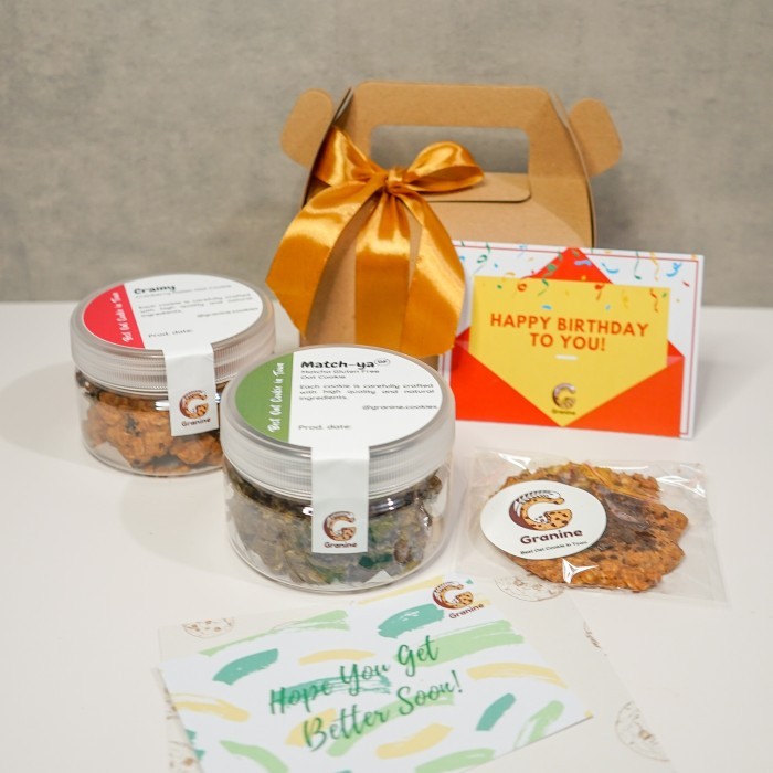 

HAMPERS /GIFT BOX /BUNDLE - OAT COOKIES / KUE 2 JAR + FREE CARD + PITA