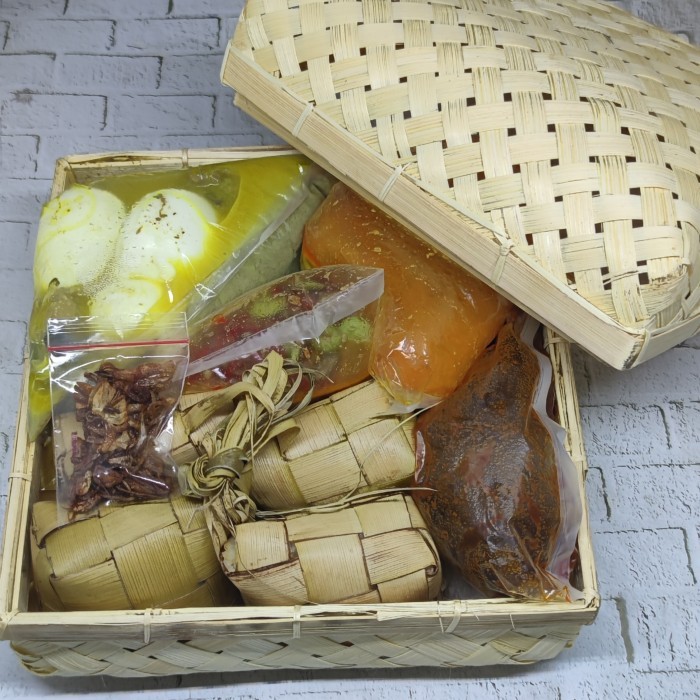 

HAMPERS KETUPAT LEBARAN / PAKET KETUPAT / HAMPERS IDUL FITRI