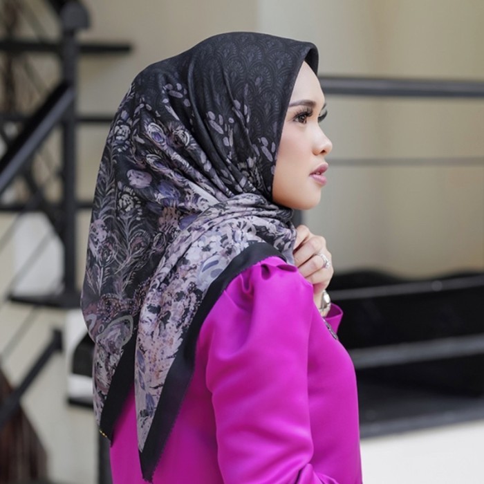 Buttonscarves As Is Warehouse Sale