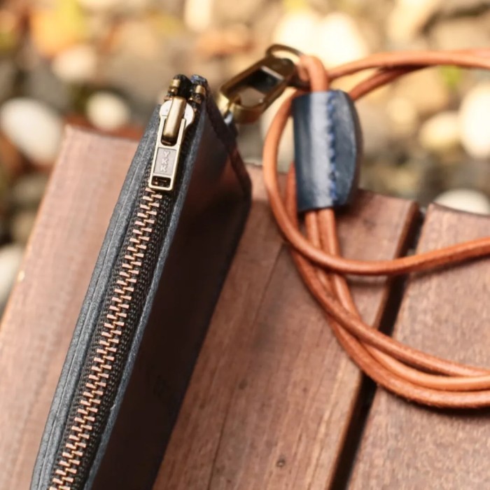 

ID CARD HOLDER KULIT LEATHER LANYARD ASLI