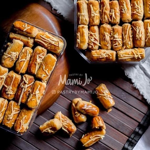

Trend Kastengel Keju Edam / Kaasstengels / Kue Kering Belanda Premium Stok Terbatas