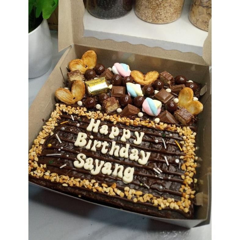 

fb-4 HAMPERS LEBARAN BROWNIES SHINY CRUST SIZE 20X20 Viral