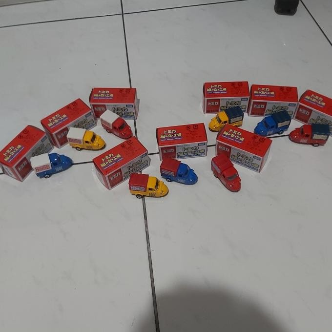 Tomica Assembly Factory 2011 No 14 Daihatsu Midget Full Set