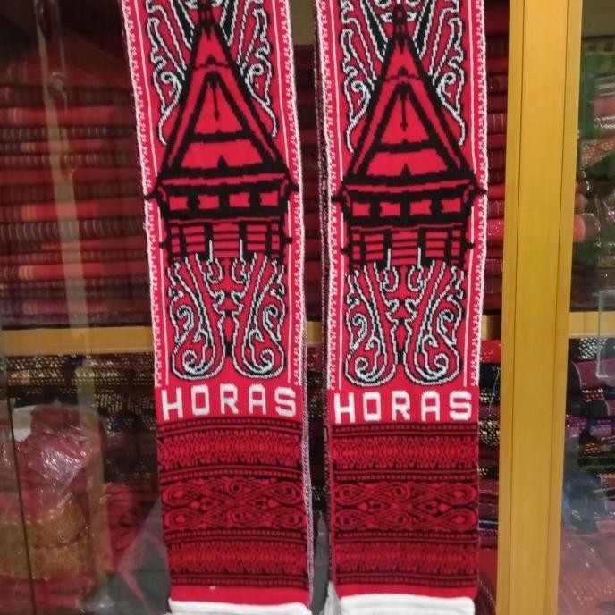 Syal Etnis Batak Motif Gorga Batak Gambar Rumah Adat Tulisan "Horas"