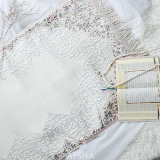 AFSHA - SAJADAH PREMIUM ZAYNA PRAYER MAT (FREE BOX HAMPERS)