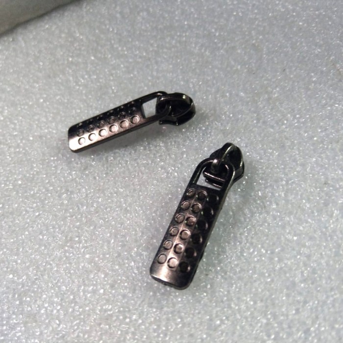 Kepala Resleting Medium No.5 Warna Black Nikel (800 Pcs).