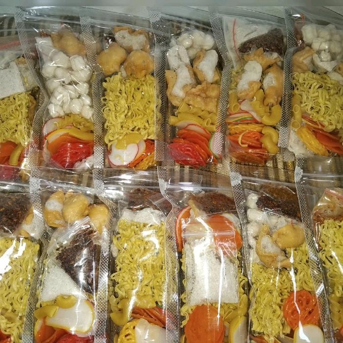 

MURAH paket isi 10 bungkus seblak OMA RR nstan Pedas Makanan Instan Food