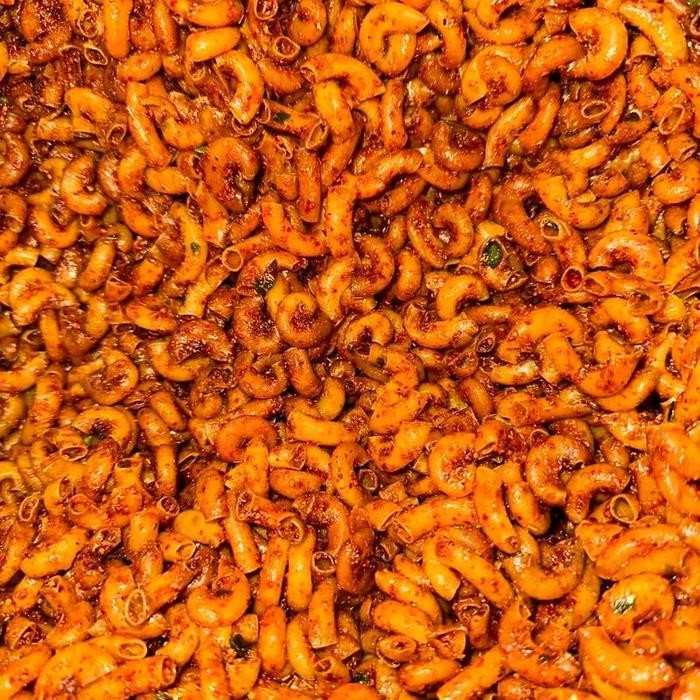 

PROMO SPECIAL MAKARONI CIKRUH 500 Gram PEDAS DAUN JERUK Makanan Camilan Asin Pedas Food Snack