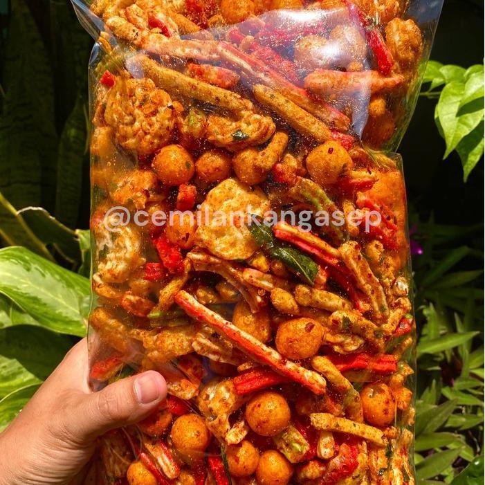 

LIMITED EDITION Seblak Kering Campur Pedas Daun Jeruk Basreng / Sebring Rafael / Kerupuk Jaat /