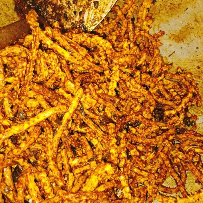 

TERBAIK KRUPUK JAAT AKAR ISI 1KG Food Camilan Snack Pedas