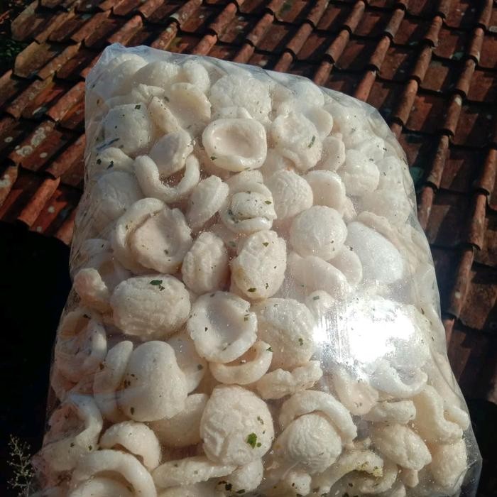 

BERMUTU Seblak Kerupuk Udang Kerupuk Udang Pedas Daun jeruk 500gram Krupuk Kering Snacks Food