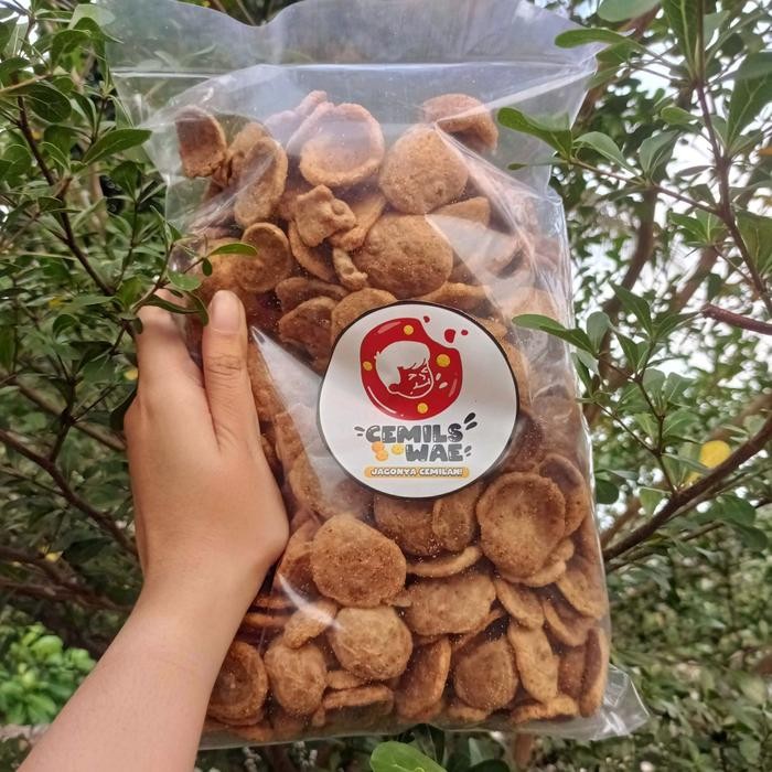 

TERBATAS Kerupuk Jengkol Pedas 300 gram dengan Jengkol dan Cabai Asli Uenak untuk Isi Stoples Rumah