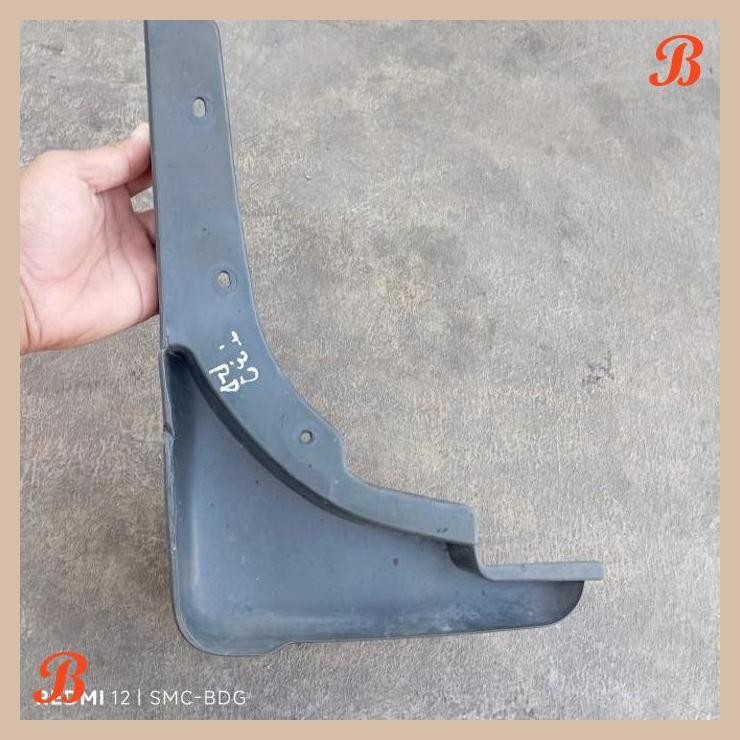 | SMB | MUDGUARD MUD GUARD PENAHAN LUMPUR RODA DEPAN KANAN R NISSAN XTRAIL T30 ORIGINAL