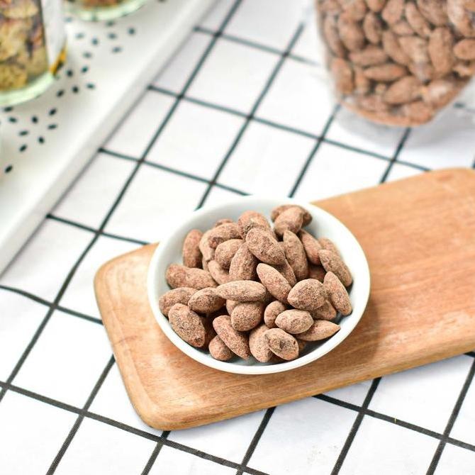 

Chocolate Roasted Almond ( Kacang Almond Panggang ) 250gr