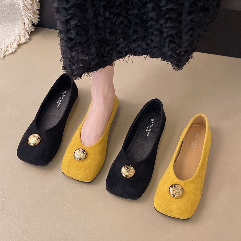 Sepatu Slip-On Datar Mulut Dangkal Suede Baru Retro Loafers Suede Palsu untuk Wanita