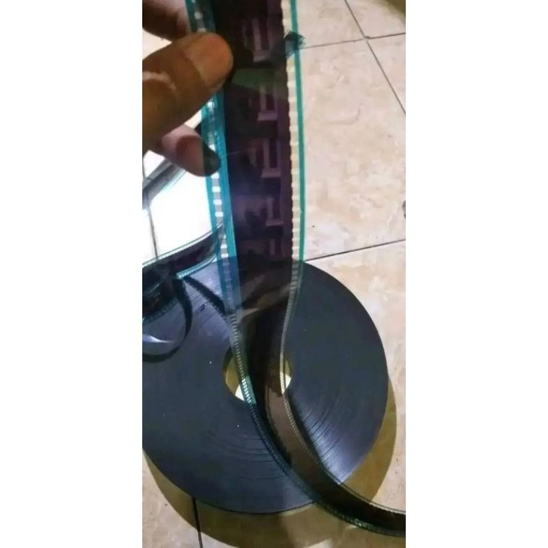 

TERMURAH Pita Film 35mm Pitu Pitu Panjang 500m untuk Layangan Koangan Ke-54