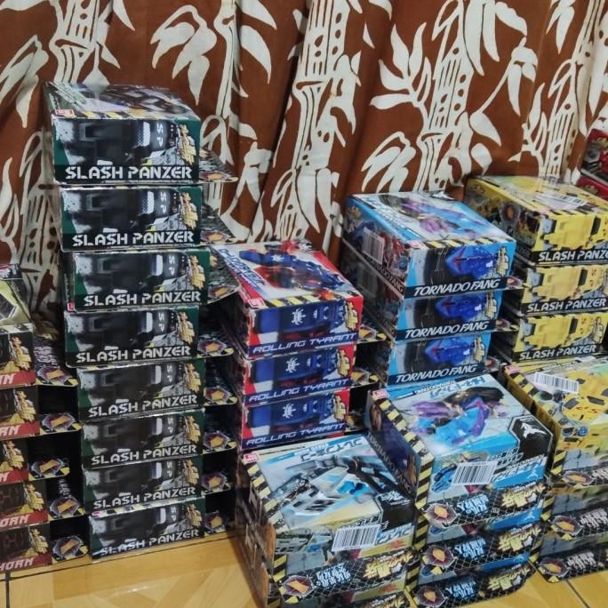 READY STOCK CRUSH GEAR BREAK GO GA BANDAI ORIGINAL CRUSHGEAR 
