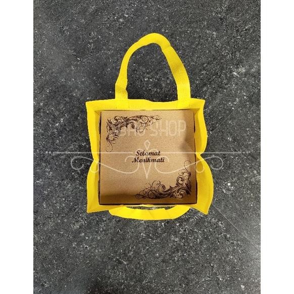

BISA COD (1 Pack = 60 Pcs) Goodie Bag Tas Hajatan Spunbond 22x22 Cm Tinggi 25 Cm / Tas Box Nasi / Tas Hajatan / Goodie Bag / Tas Hampers / Shopping Bag / Tas Promosi tru-63