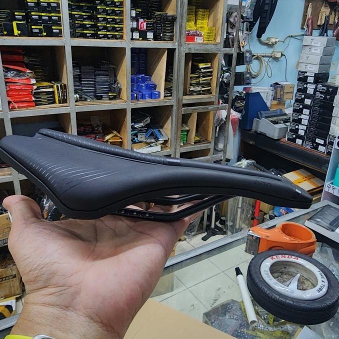 Saddle TOSEEK PRO 143 V1181 Ringan dan nyaman Bike Sadel Toseek tipe pro143 Ultralight ..
