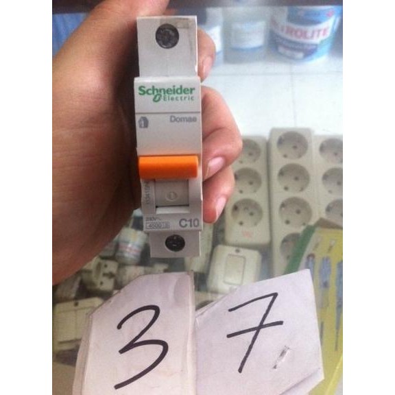 MCB saklar listrik 10 ampere scheneider
