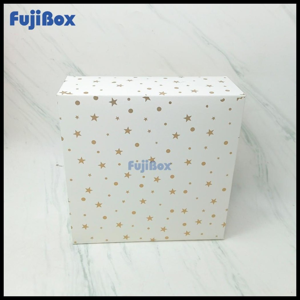

Ready (10 Pcs) Fuji Box Dus Kotak Kue Ivory Motif Polkadot Bintang Emas 28 Cm X 28 Cm X 12 Cm Putih Ivory Premium Jendela {Terlaris|Best Seller}