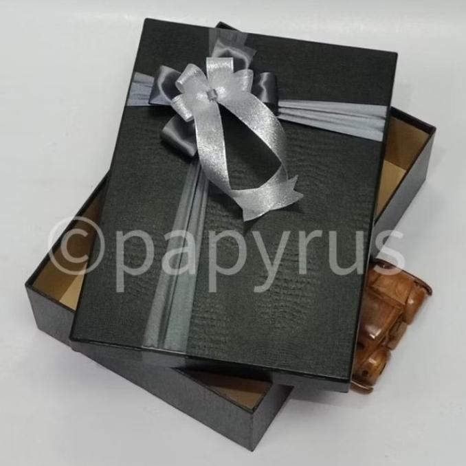 

PAPYRUS 25x35 Tinggi 5cm Kotak Kado Gift Box murah