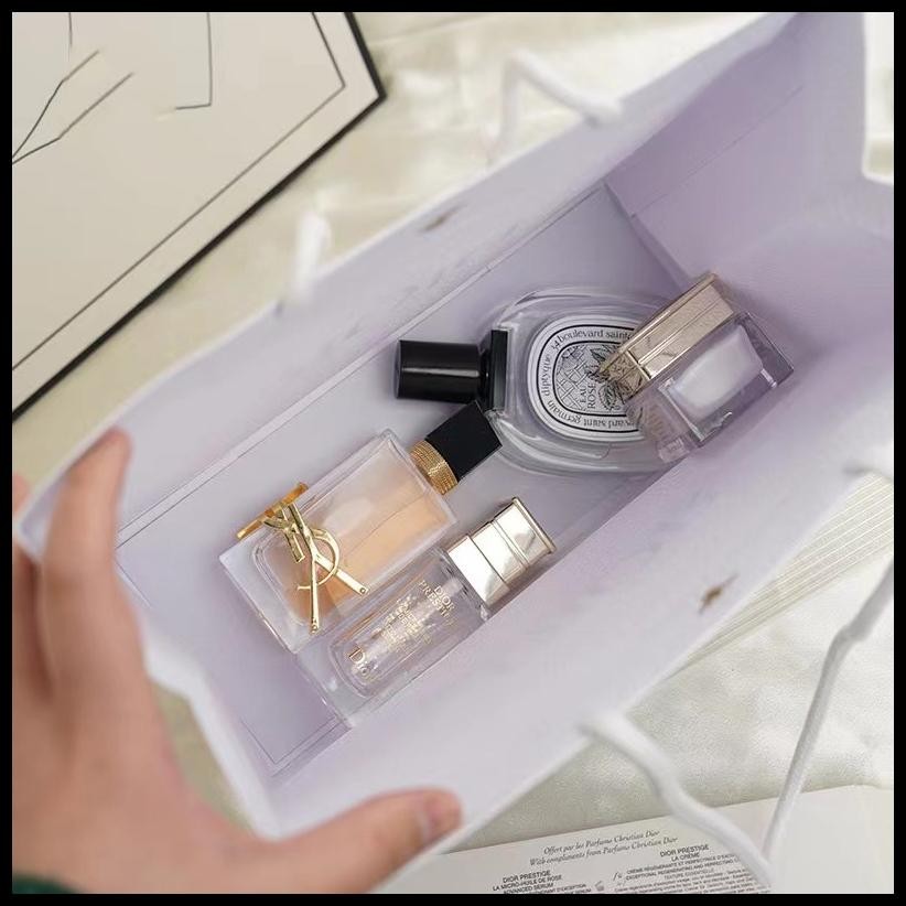 

Ready ( Ready ) Paperbag Kertas Kado D.I.0.R. Gift Ori Konter /Pembungkus Kado / Size Small {Terlaris|Best Seller}