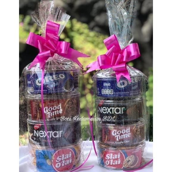 

Parcel Paket Biskuit Premium Isi 4 Toples