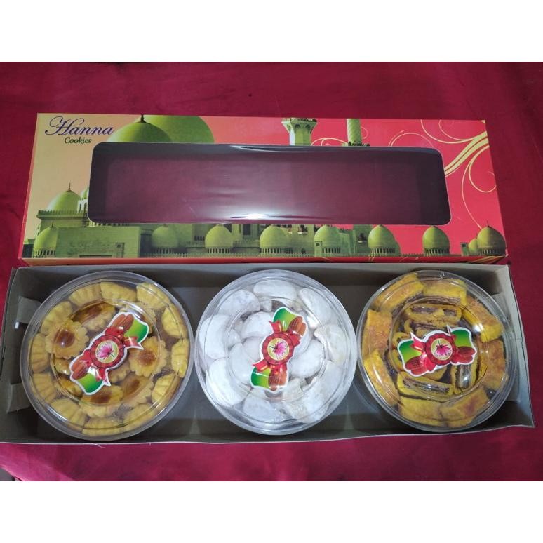 

Kue Kering Hanna Isi 3 Kaleng / Hampers Paket Kue Kering Lebaran Idul Fitri Hanna