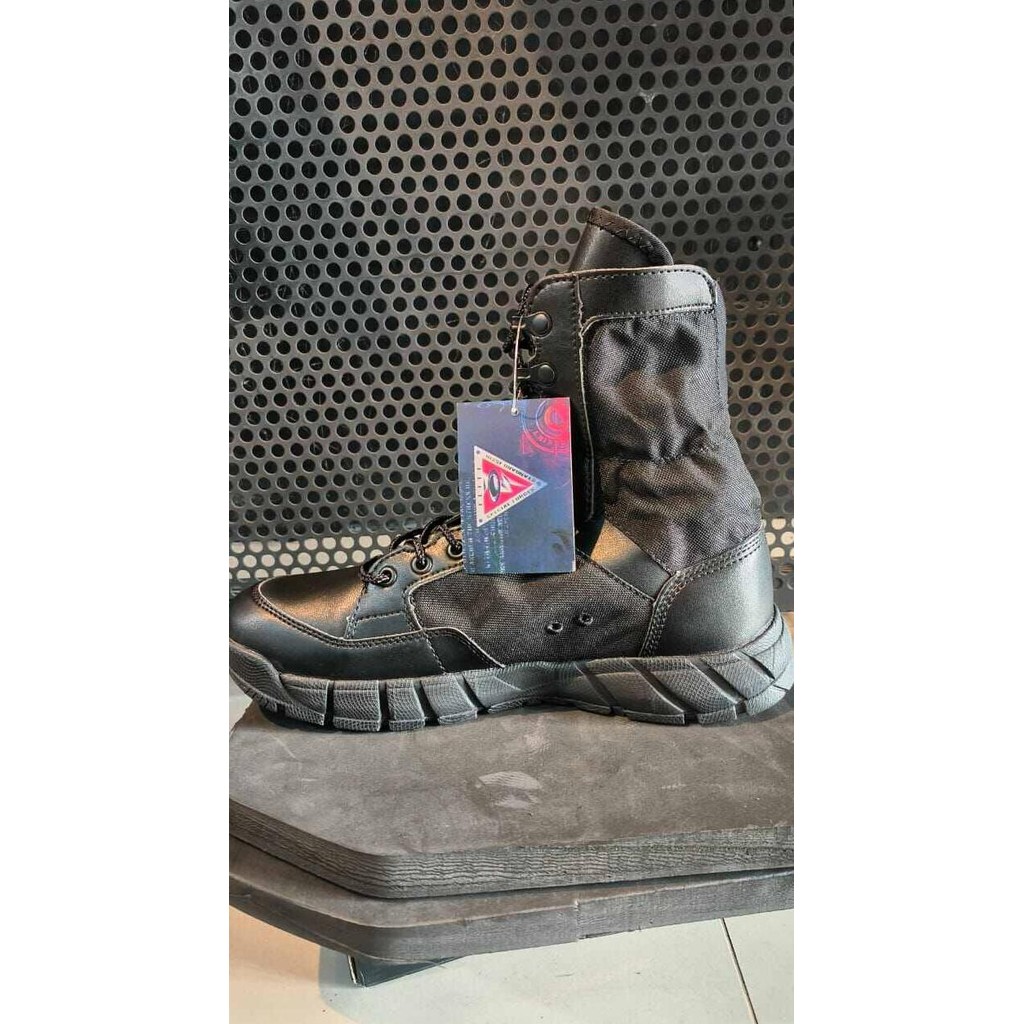 Sepatu PDL Tactical Oakley Light Assault 2