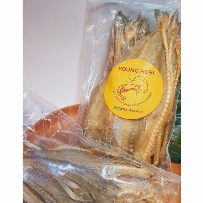 

Murah Ikan Asin Jambrong Kering 1Kg /Ikan Asin Siting Pin Bagansiapiapi