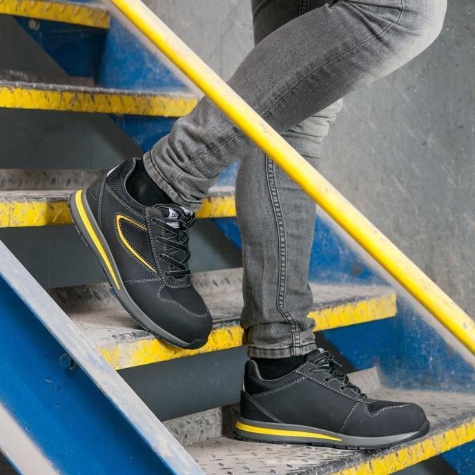 Sepatu Safety Jogger Turbo