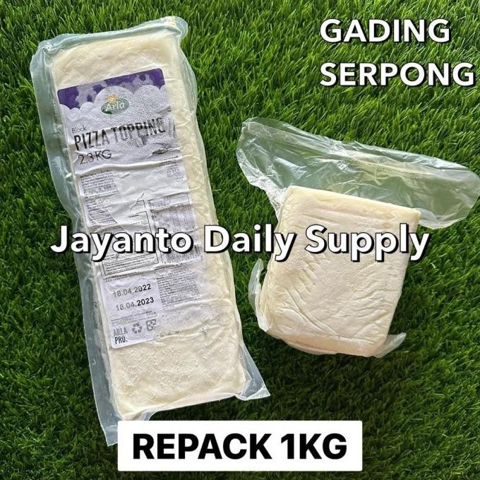 

Arla Mozzarella Cheese 1Kg Repack / Arla Pizza Topping / Keju Mozarella / Import Denmark - 100% Halal Terbaru