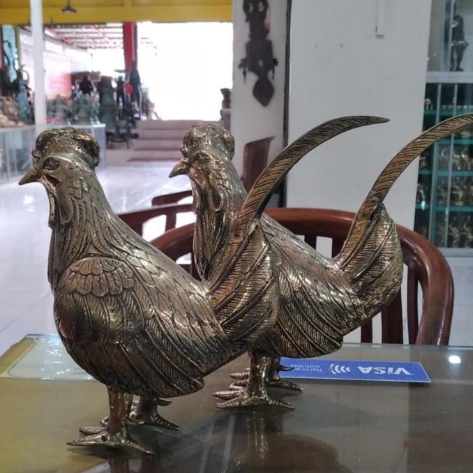 patung ayam emas kuningan rooster