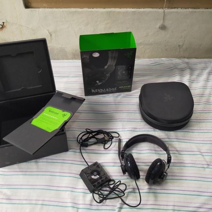 Razer Megalodon 7.1 Surround Gaming Headset (KOMPLIT, bekas jarang pk)