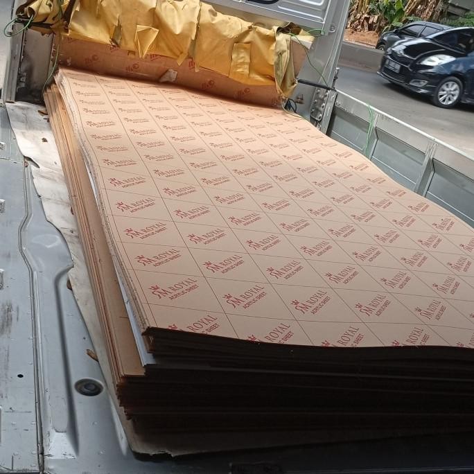 Akrilik Lembaran 3Mm Bening 122X244 Royal