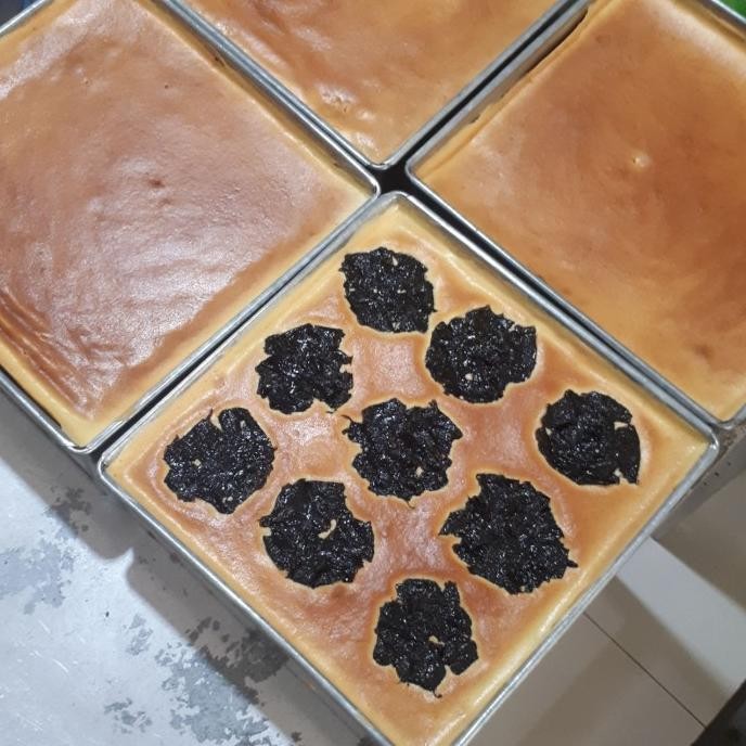 

Sale Lapis Legit Premium 20X20 Ori/Plum/Keju