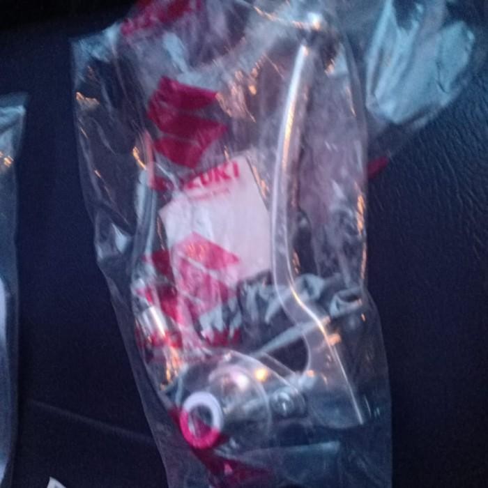 Dudukan / Pangkon Spion Kiri Suzuki Skydrive Ori Sgp Original Dan Terpercaya