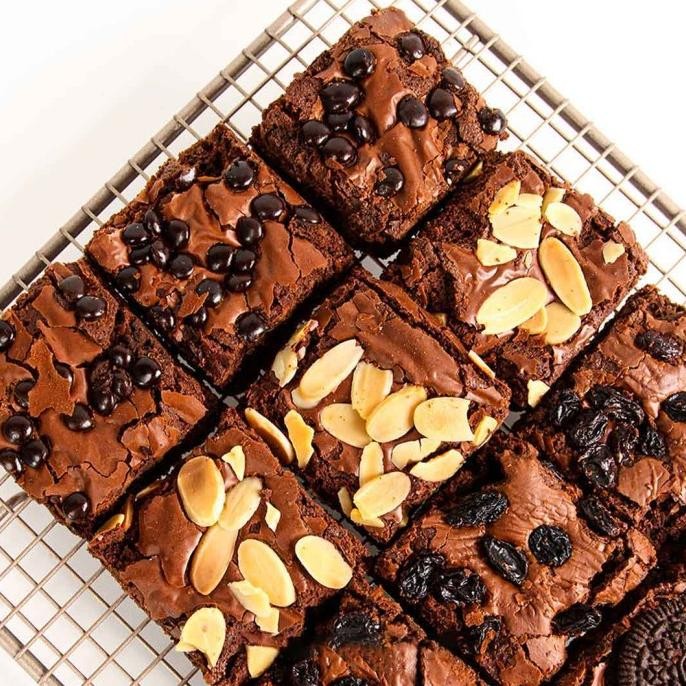 

Grosir Momolin Bakery Brownies Mix Topping Signature Brownies Panggang Coklat