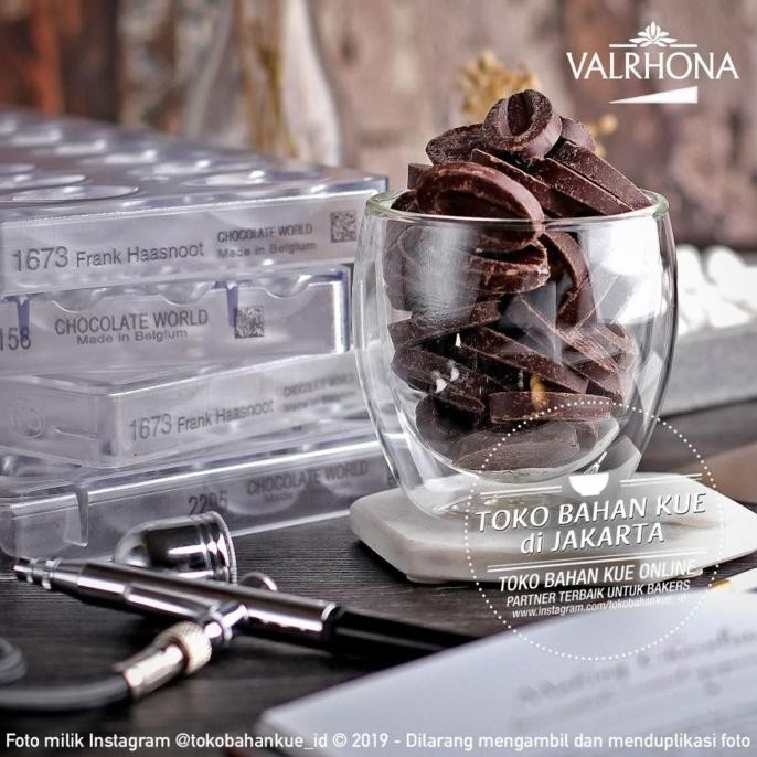 

TERSEDIA Valrhona Caraibe 66% Dark Chocolate 500gr Couverture Cokelat Coin Enak