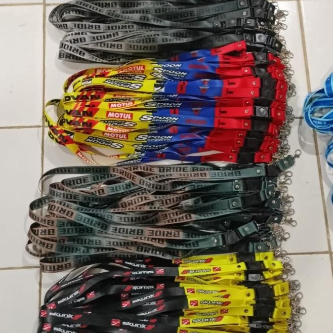 

LANYARD BRIDE COKLAT LANYARD JDM GANTUNGAN KUNCI GANTUNGAN ID CARD murah